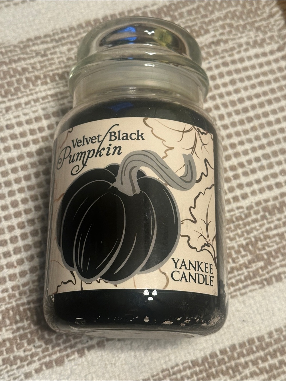 Yankee Candle Velvet Black Pumpkin Jar - Black & Cream Label VHTF rare